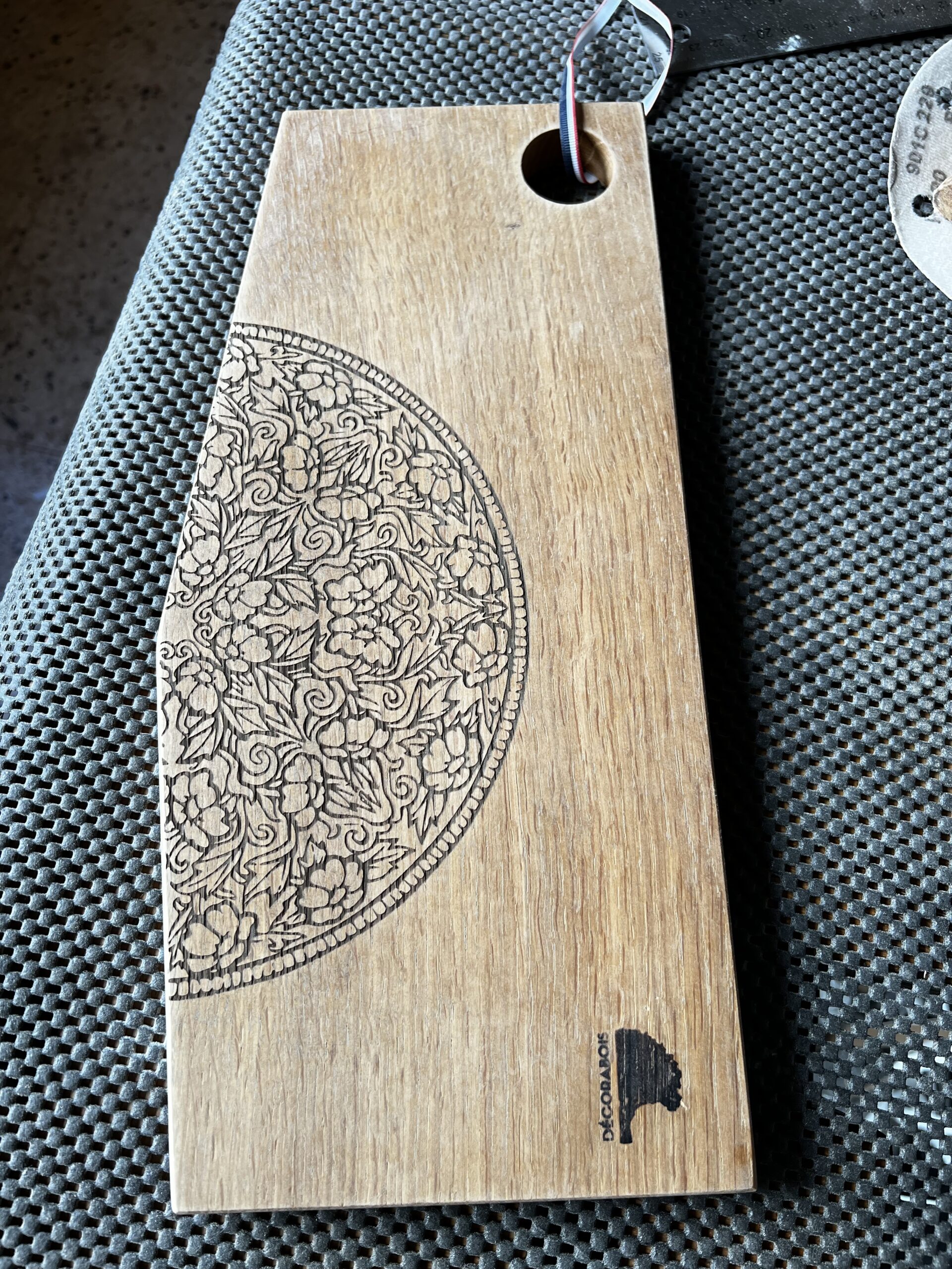 Planchette gravée en bois sur-mesure