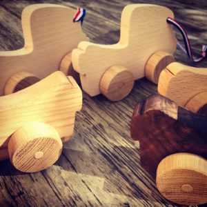 Voiture en bois pour enfant / Jouet